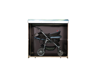 Kinderwagen sicher in geräumiger Aufbewahrungsbox untergebracht, Frontansicht