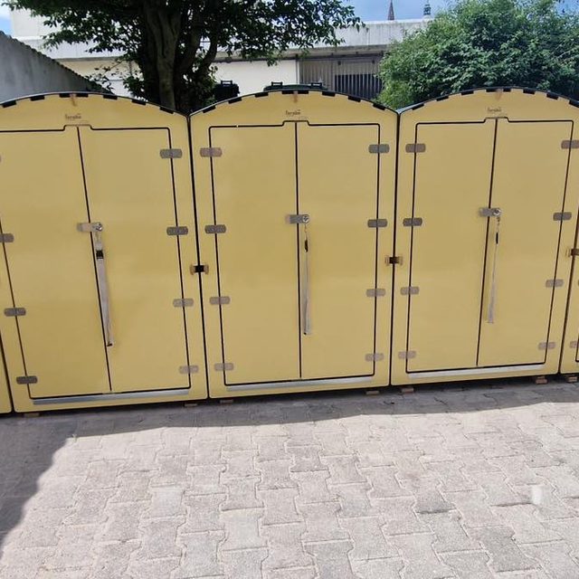 Creme trifft Brandenburg. 🤍

Fünf Fahrradboxen in Jüterbog — sch...