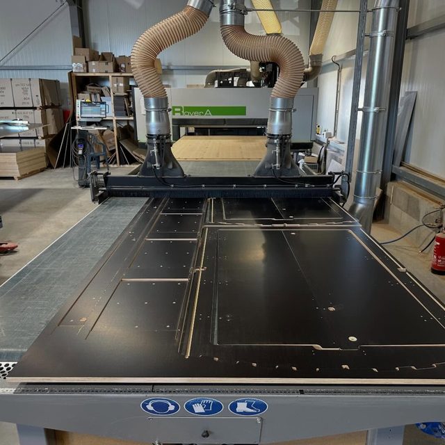 Hier fängt jede Box an.🪵

Unsere Werkstatt in Ludwigsfelde — wo ...